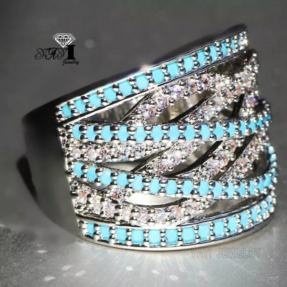 Stunning Ring with Accent Stones - Picture 3 of 5